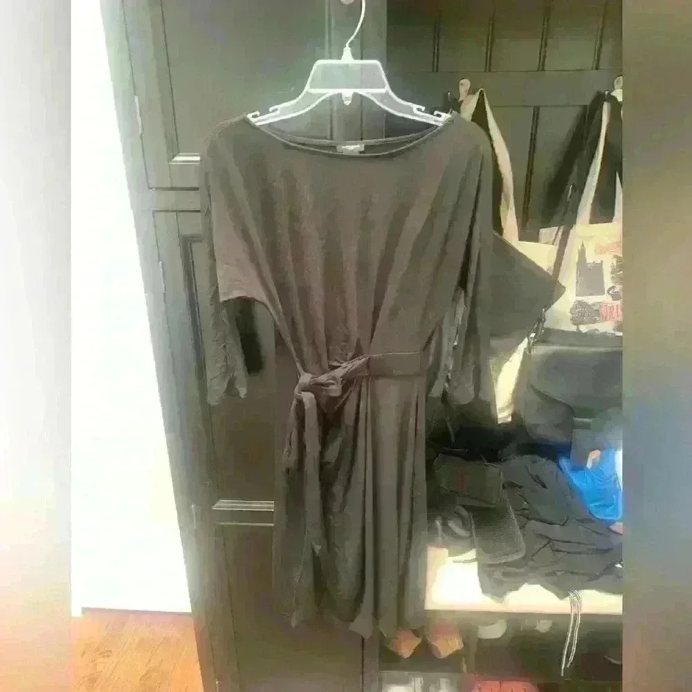 Ann Taylor Faux Wrap around dress size S. This is NWT